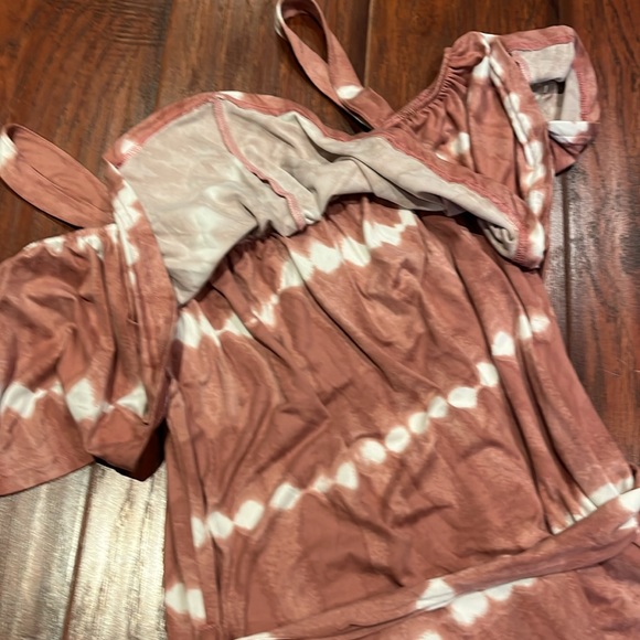 Cute spring dress - Picture 3 of 4